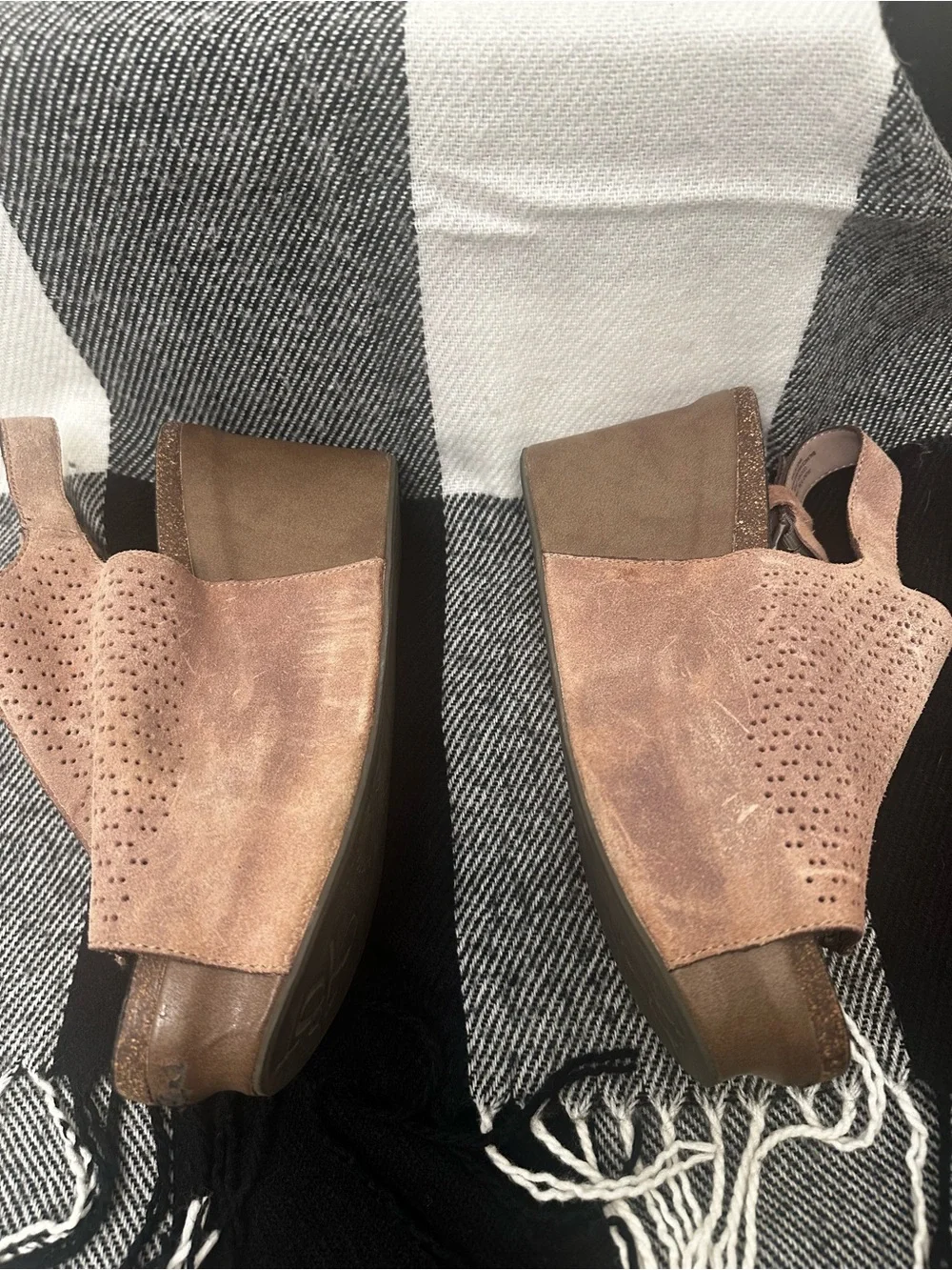 OTBT suede upper